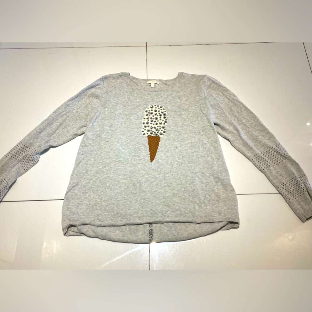 Light grey knit pullover dazzled ice cream 🍦 top